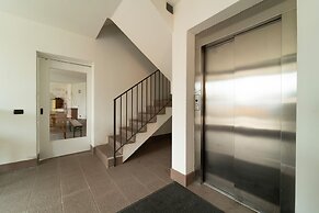 Willow Apartment with Lakeview