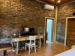 Mayong Bali Villa and Hostel