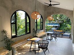 Mayong Bali Villa and Hostel