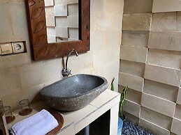 Mayong Bali Villa and Hostel