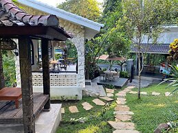 Mayong Bali Villa and Hostel