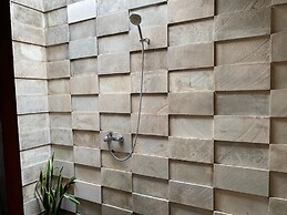 Mayong Bali Villa and Hostel