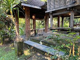 Mayong Bali Villa and Hostel