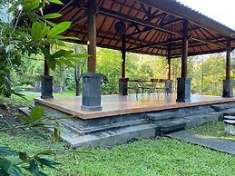 Mayong Bali Villa and Hostel