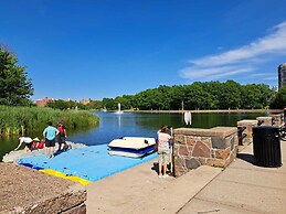 Nice Three Bedroom apt at 25 Minutes to New York Excellent bus Transpo