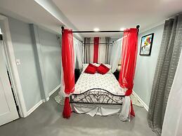 Nice Three Bedroom apt at 25 Minutes to New York Excellent bus Transpo