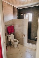 Best Quality 1 Bedroom Apartment 3 km From Eagle Beach