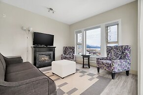 Rooftop Paradise Luxe 2BR  Lake Views