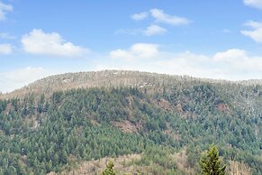 Rooftop Paradise Luxe 2BR  Lake Views