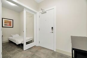 Rooftop Paradise Luxe 2BR  Lake Views