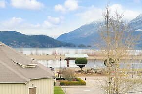 Rooftop Paradise Luxe 2BR  Lake Views