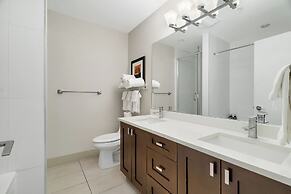 Rooftop Paradise Luxe 2BR  Lake Views