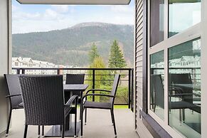 Rooftop Paradise Luxe 2BR  Lake Views