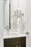 Rooftop Paradise Luxe 2BR  Lake Views