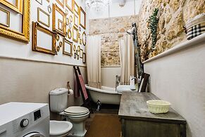 Dolce Suite near Syracuse Cathedral