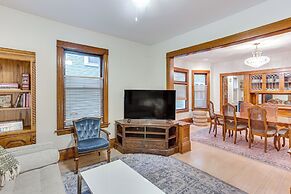 Uptown Minneapolis Home: Walk to Lakes!