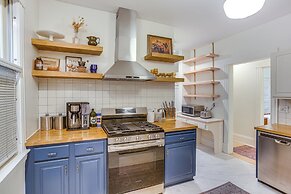 Uptown Minneapolis Home: Walk to Lakes!