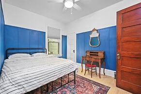 Uptown Minneapolis Home: Walk to Lakes!