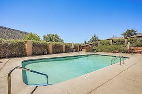 Sedona Condo on Scenic Golf Course w/ Pool Access!