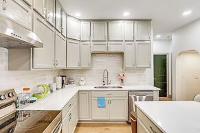 1 Mi to Downtown: New Albany Home w/ Yard