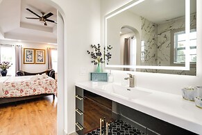 1 Mi to Downtown: New Albany Home w/ Yard