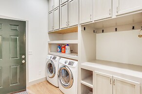 1 Mi to Downtown: New Albany Home w/ Yard