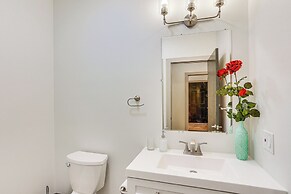 1 Mi to Downtown: New Albany Home w/ Yard