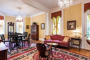 DuPont Mansion Bed & Breakfast