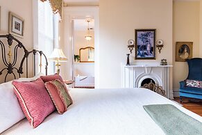 DuPont Mansion Bed & Breakfast