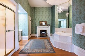 DuPont Mansion Bed & Breakfast