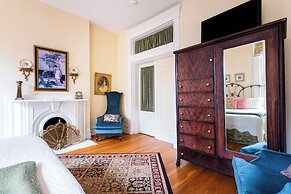 DuPont Mansion Bed & Breakfast
