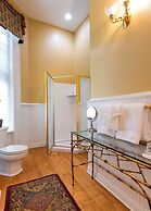 DuPont Mansion Bed & Breakfast