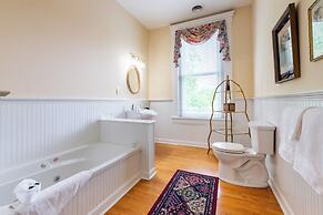DuPont Mansion Bed & Breakfast
