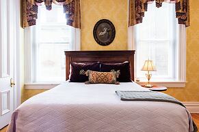 DuPont Mansion Bed & Breakfast