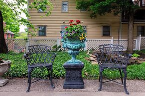 DuPont Mansion Bed & Breakfast