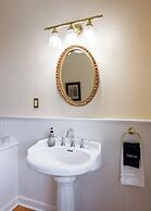 DuPont Mansion Bed & Breakfast