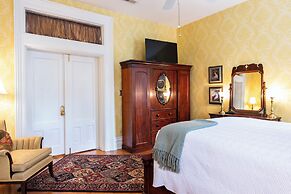 DuPont Mansion Bed & Breakfast