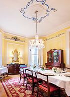 DuPont Mansion Bed & Breakfast