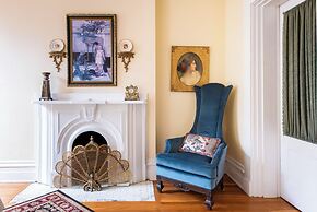 DuPont Mansion Bed & Breakfast
