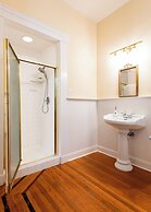 DuPont Mansion Bed & Breakfast