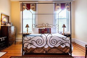 DuPont Mansion Bed & Breakfast