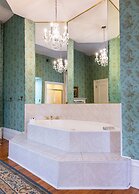 DuPont Mansion Bed & Breakfast