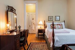 DuPont Mansion Bed & Breakfast