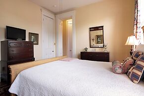 DuPont Mansion Bed & Breakfast