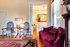 DuPont Mansion Bed & Breakfast