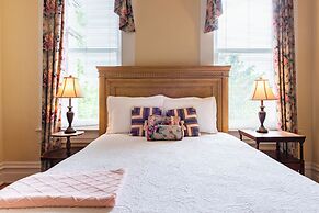 DuPont Mansion Bed & Breakfast
