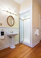 DuPont Mansion Bed & Breakfast