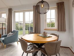 Cozy Bungalow With IR Sauna, 3 km. van Putten