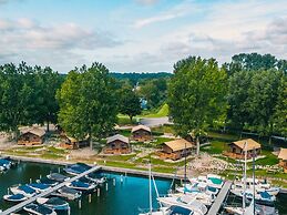 Nice House With gas Fireplace Near the Beach
