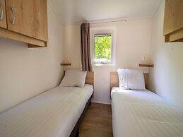 Chalet With Garden and Parking